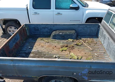 1986 Toyota Pickup 1/2 Ton Rn55 Dlx z USA, uszkodzony, nr VIN JT4RN55D3G0202116